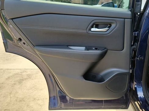 Used 2026 Nissan Rogue SL FWD image 30