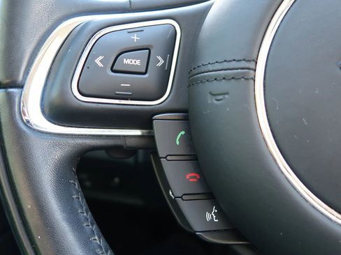 Used 2019 Jaguar XJ R-Sport image 35