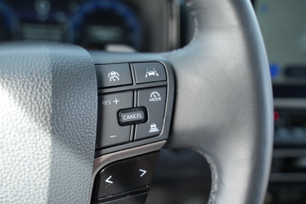Used 2025 Toyota Camry XSE FWD image 32