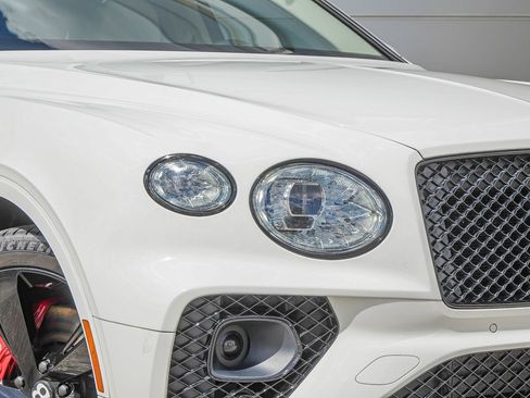 Certified 2023 Bentley Bentayga AWD/4WD image 7