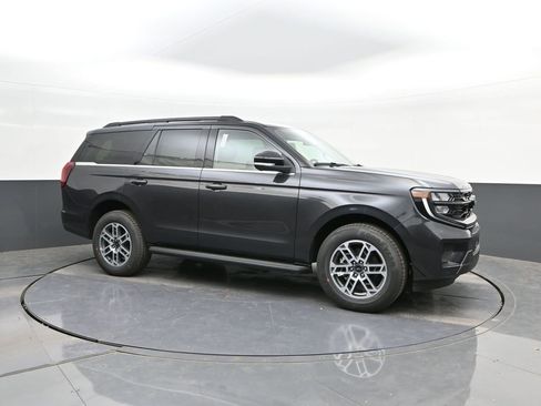 New 2026 Ford Expedition Active RWD image 15