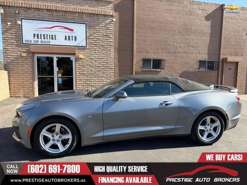 Used 2020 Chevrolet Camaro LT RWD image 4