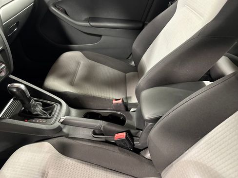 Used 2017 Volkswagen Jetta S w/ Jetta S Cold Weather Package FWD image 25