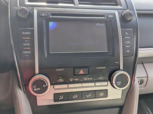 Used 2012 Toyota Camry LE image 10