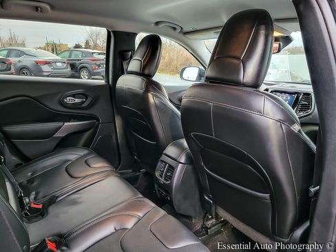 Used 2019 Jeep Cherokee Limited image 27