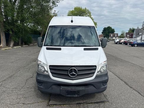 Used 2018 Mercedes-Benz Sprinter 2500 image 11