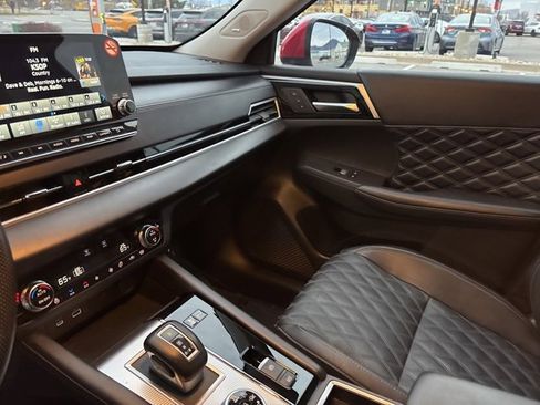 Used 2024 Mitsubishi Outlander SEL Black Edition image 25