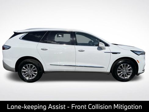 Used 2023 Buick Enclave Essence FWD image 11