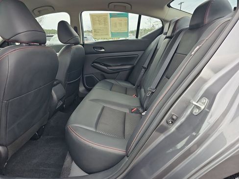 Used 2025 Nissan Altima 2.5 SR image 17