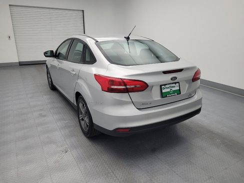 Used 2017 Ford Focus SE FWD image 5