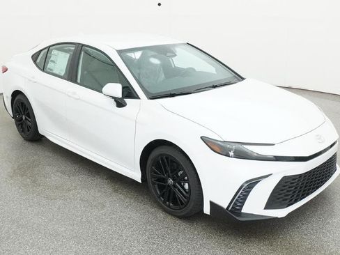Used 2026 Toyota Camry SE FWD image 47