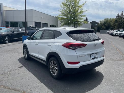 Used 2017 Hyundai Tucson SE AWD/4WD image 3
