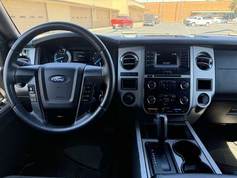 Used 2017 Ford Expedition XLT AWD/4WD image 16