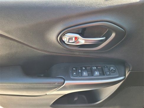 Certified 2020 Jeep Cherokee Latitude image 21