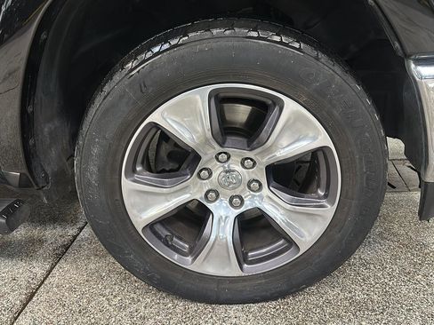 Used 2019 RAM 1500 Laramie image 10