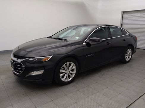Used 2025 Chevrolet Malibu LT FWD image 2