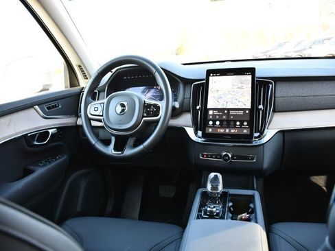 Certified 2025 Volvo XC90 B5 Plus image 17