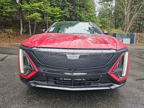 New 2026 Cadillac Lyriq Sport image 8