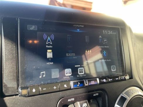 Used 2016 Jeep Wrangler Unlimited Rubicon image 27