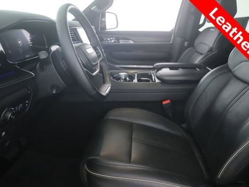 Used 2025 Jeep Grand Wagoneer Series II Obsidian w/ Quick Order Packagew 28T image 17