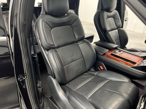 Used 2024 Lincoln Navigator Reserve AWD/4WD image 25