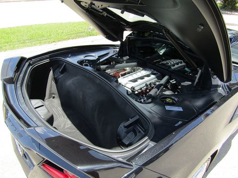 Used 2024 Chevrolet Corvette Stingray Premium Cpe w/ Z51 Performance Package RWD image 21