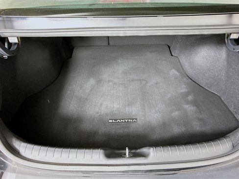 Used 2022 Hyundai Elantra Limited FWD image 34