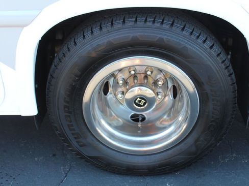 Used 2022 Ford E-450 and Econoline 450 Super Duty w/ Motorhome Prep Package image 81