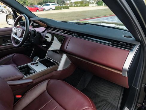 Used 2024 Land Rover Range Rover SE image 47