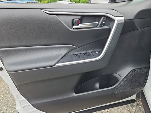 Used 2020 Toyota RAV4 XLE Premium AWD/4WD image 13
