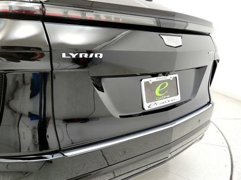 Used 2025 Cadillac Lyriq Luxury AWD/4WD image 28