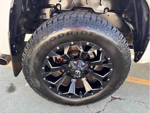 Used 2015 Toyota Tundra Limited w/ Limited Premium Package image 16