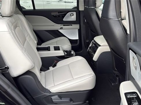 New 2025 Lincoln Aviator Reserve w/ Equipment Group 201A image 11
