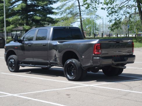 Used 2025 RAM 3500 Laramie w/ Night Edition image 24