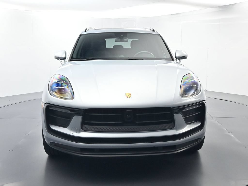 Certified 2026 Porsche Macan AWD/4WD image 18