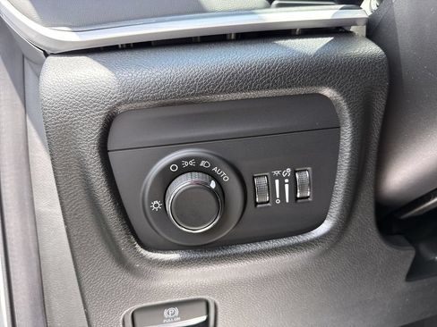 New 2026 Jeep Grand Cherokee L 4WD image 34