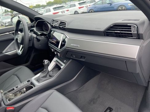 New 2025 Audi Q3 2.0T Premium image 11