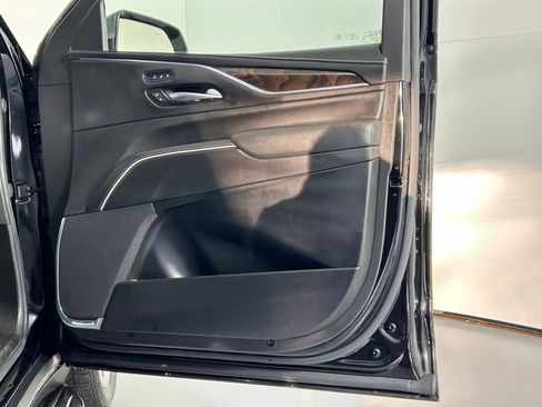 Used 2021 Cadillac Escalade ESV Premium Luxury Platinum image 9