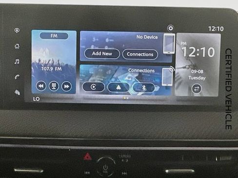 Certified 2025 Nissan Kicks SR FWD image 15