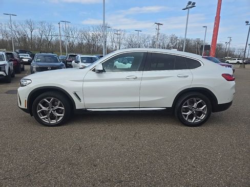 Used 2022 BMW X4 xDrive30i w/ Premium Package AWD/4WD image 4