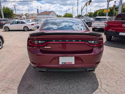 Used 2017 Dodge Charger SE w/ Blacktop Package RWD image 7