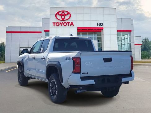 Used 2025 Toyota Tacoma TRD Off-Road image 3