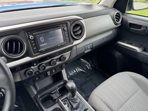 Certified 2018 Toyota Tacoma SR5 AWD/4WD image 22