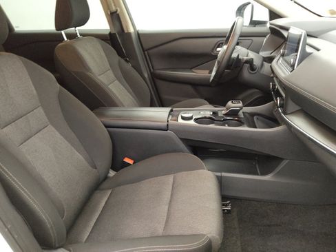 Used 2025 Nissan Rogue SV AWD/4WD image 21
