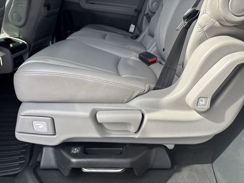 Used 2024 Honda Odyssey Touring image 16
