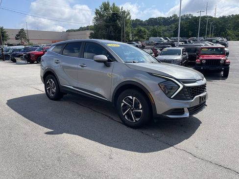 Used 2025 Kia Sportage LX AWD/4WD image 6