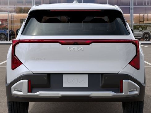 New 2027 Kia Seltos LX FWD image 13