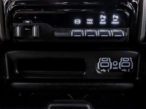 Used 2023 RAM 2500 Limited image 27