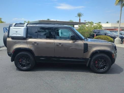 Certified 2022 Land Rover Defender 110 X AWD/4WD image 4