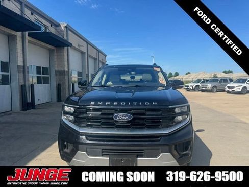 Certified 2025 Ford Expedition Max Platinum w/ Driver's Package AWD/4WD image 2
